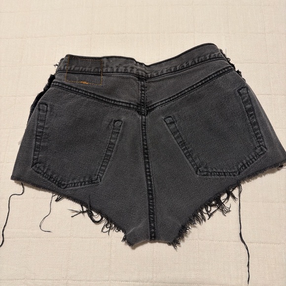 Vintage Levi’s shorts - Picture 7 of 7